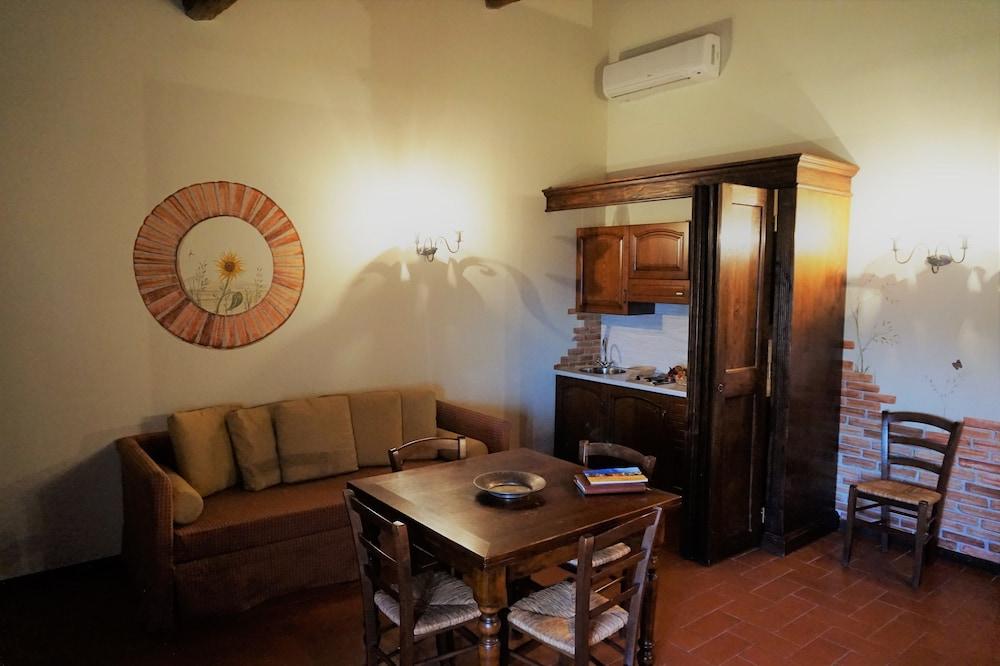 Agriturismo Antico Borgo Poggitazzi Террануова-Браччоліні Екстер'єр фото