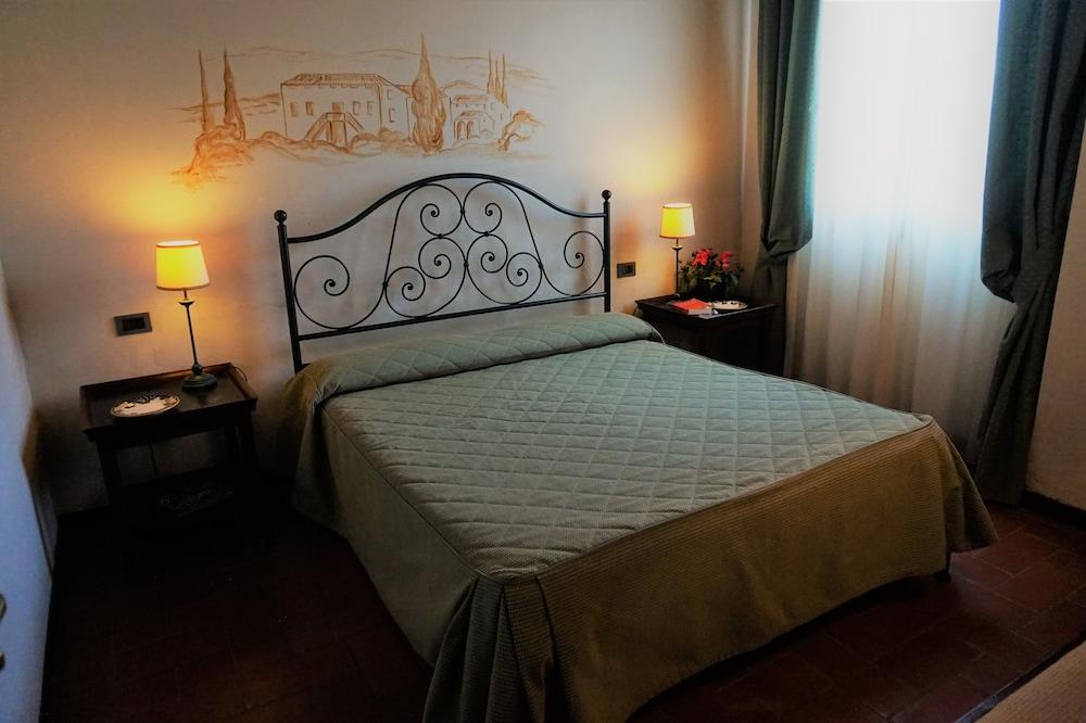 Agriturismo Antico Borgo Poggitazzi Террануова-Браччоліні Екстер'єр фото