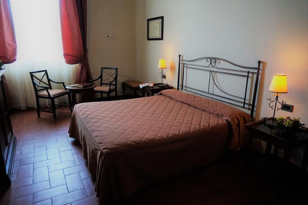 Agriturismo Antico Borgo Poggitazzi Террануова-Браччоліні Екстер'єр фото