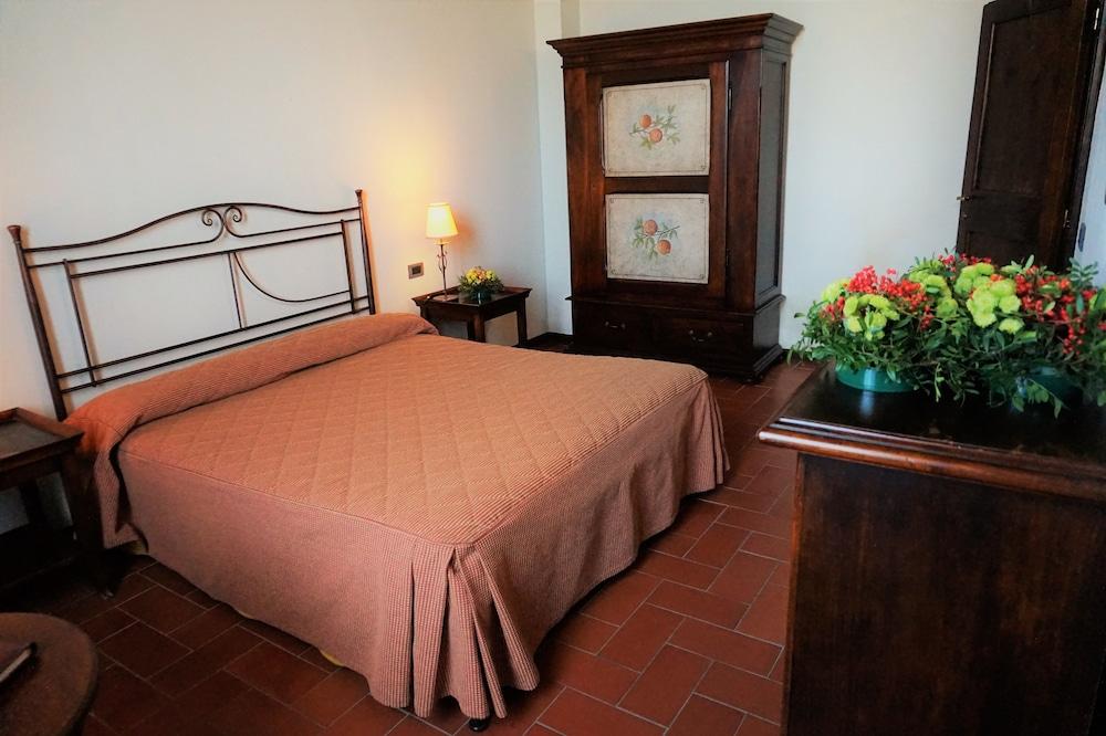 Agriturismo Antico Borgo Poggitazzi Террануова-Браччоліні Екстер'єр фото