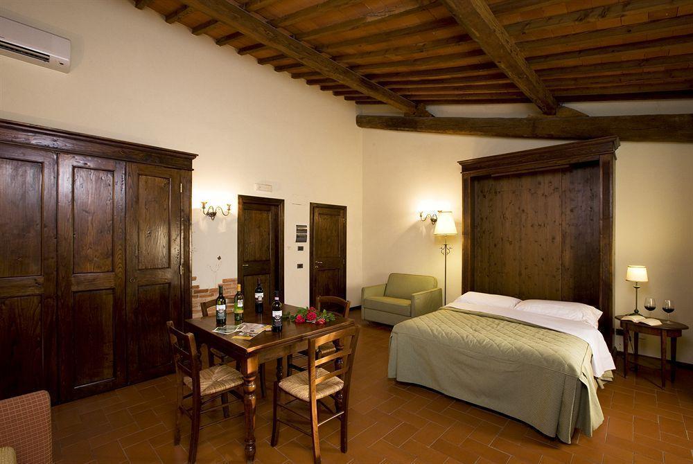 Agriturismo Antico Borgo Poggitazzi Террануова-Браччоліні Екстер'єр фото