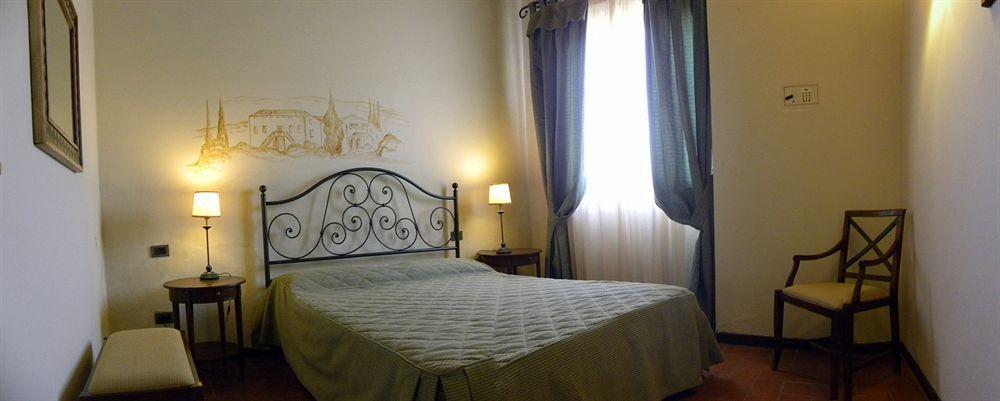 Agriturismo Antico Borgo Poggitazzi Террануова-Браччоліні Екстер'єр фото